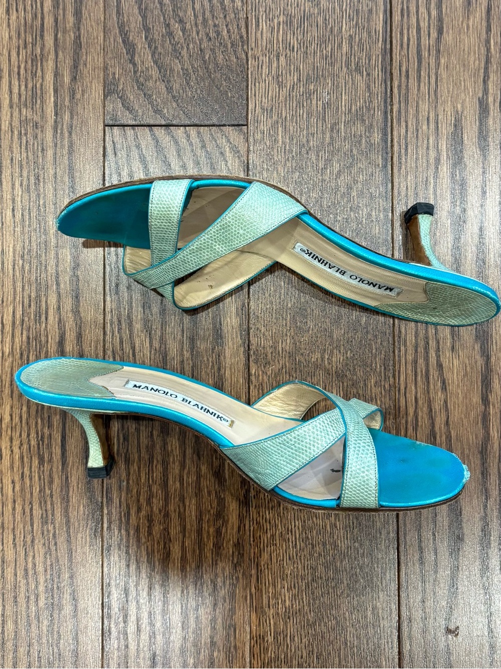 Authentic Manolo Blahnik kitten heels - Picture 5 of 6